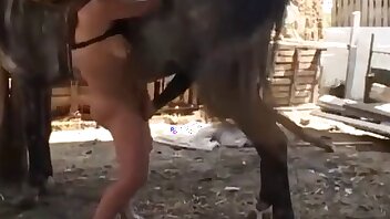 जानवरों के साथ अश्लीलता,घोड़े की पशुता वीडियो