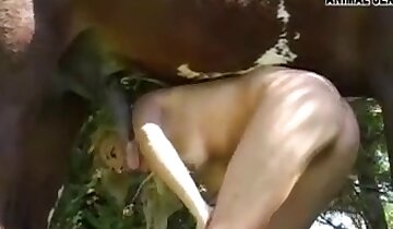 žival seksa z žensko,hardcore živalski seks