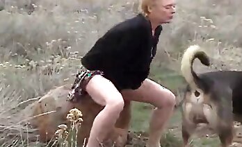 ممارسة الجنس مع الكلاب